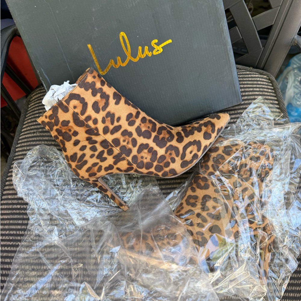Lulu's Leopard Print Pointed Toe Stiletto Ankle Booties - Tan & Black